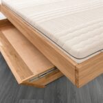 Stylowe Łóżko Dębowe z Eleganckim Wykończeniem Elona B