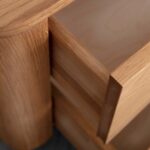 Drewniana szafka nocna z litego drewna Lelina 2L