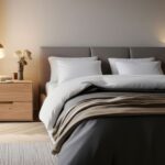 Klasyczna szafka nocna drewniana Kobko 2L