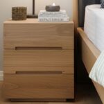 Drewniana szafka nocna z litego drewna Macari 3L