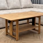 Ażurowy Stolik Drewniany z Podnoszonym Blatem – Velnero