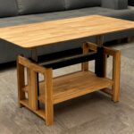 Ażurowy Stolik Drewniany z Podnoszonym Blatem – Velnero