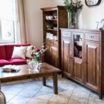 Mała Drewniana Szafka RTV z Przeszkleniem MENDOZ