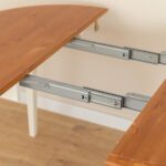 Praktyczny klasyczny sosnowy stół Ingrid