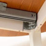 Praktyczny klasyczny sosnowy stół Ingrid