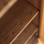 Klasyczna nowoczesna dębowa witryna Essentia