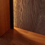 Elegancka nowoczesna dębowa witryna Essentia