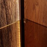 Minimalistyczna dębowa nowoczesna witryna Essentia