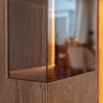 Elegancka dębowa nowoczesna witryna Essentia