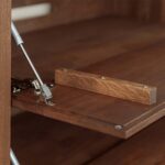 Klasyczna nowoczesna dębowa komoda Essentia