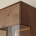 Minimalistyczna dębowa nowoczesna witryna Essentia