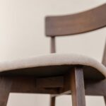 Krzesło dębowe z beżowym siedziskiem MAX