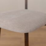 Krzesło dębowe z beżowym siedziskiem MAX