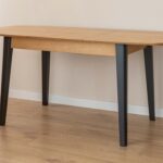 Minimalistyczny rozkładany dębowy stół Basic
