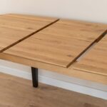 Minimalistyczny rozkładany dębowy stół Basic