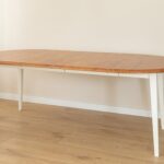 Praktyczny klasyczny sosnowy stół Ingrid