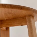 Klasyczny nowoczesny dębowy stolik 61 cm Asento