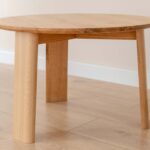 Klasyczny nowoczesny dębowy stolik 61 cm Asento
