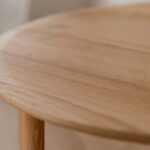 Klasyczny nowoczesny dębowy stolik 61 cm Asento