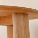 Klasyczny nowoczesny dębowy stolik 61 cm Asento