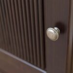 Nowoczesna szafa 70 cm tabacco 2-drzwiowa Kalari