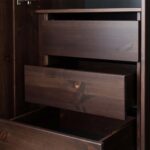 Drewniany sosnowy stylowy mebel Kalari