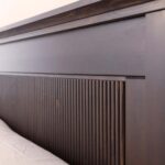 Skandynawskie klasyczne sosnowe łóżko Kalari