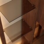 Elegancka nowoczesna dębowa witryna Essentia