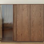 Klasyczna nowoczesna dębowa witryna Essentia