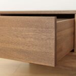 Klasyczny dębowy nowoczesny stolik Essentia