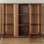 Elegancka nowoczesna dębowa witryna Essentia