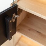 Stojąca Witryna Nowoczesna Loftwood Czarne Szkło