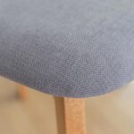 Krzesło drewniane Max z beżowym siedziskiem