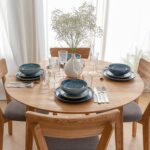 Krzesło drewniane Max z beżowym siedziskiem