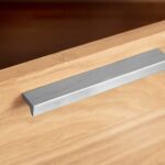 Komoda drewniana z litego drewna Arella 3L1T