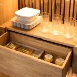 Stylowa Witryna z Czarnymi Nóżkami Sole