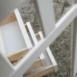 Mała witryna z litego drewna INGRID