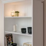 Biały regał biblioteczka sosnowa ANADI