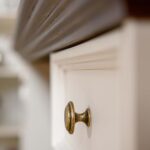 Klasyczna biała szafka RTV INGRID