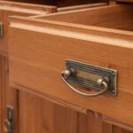 Biała komoda do klasycznego wnętrza ANADI