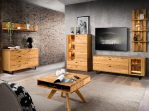 Salon w stylu industrialnym z drewnianymi meblami i podświetleniem LED, aranżacja wnętrza