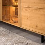 Komoda z witryną dąb craft z oświetleniem LED i metalowymi nóżkami