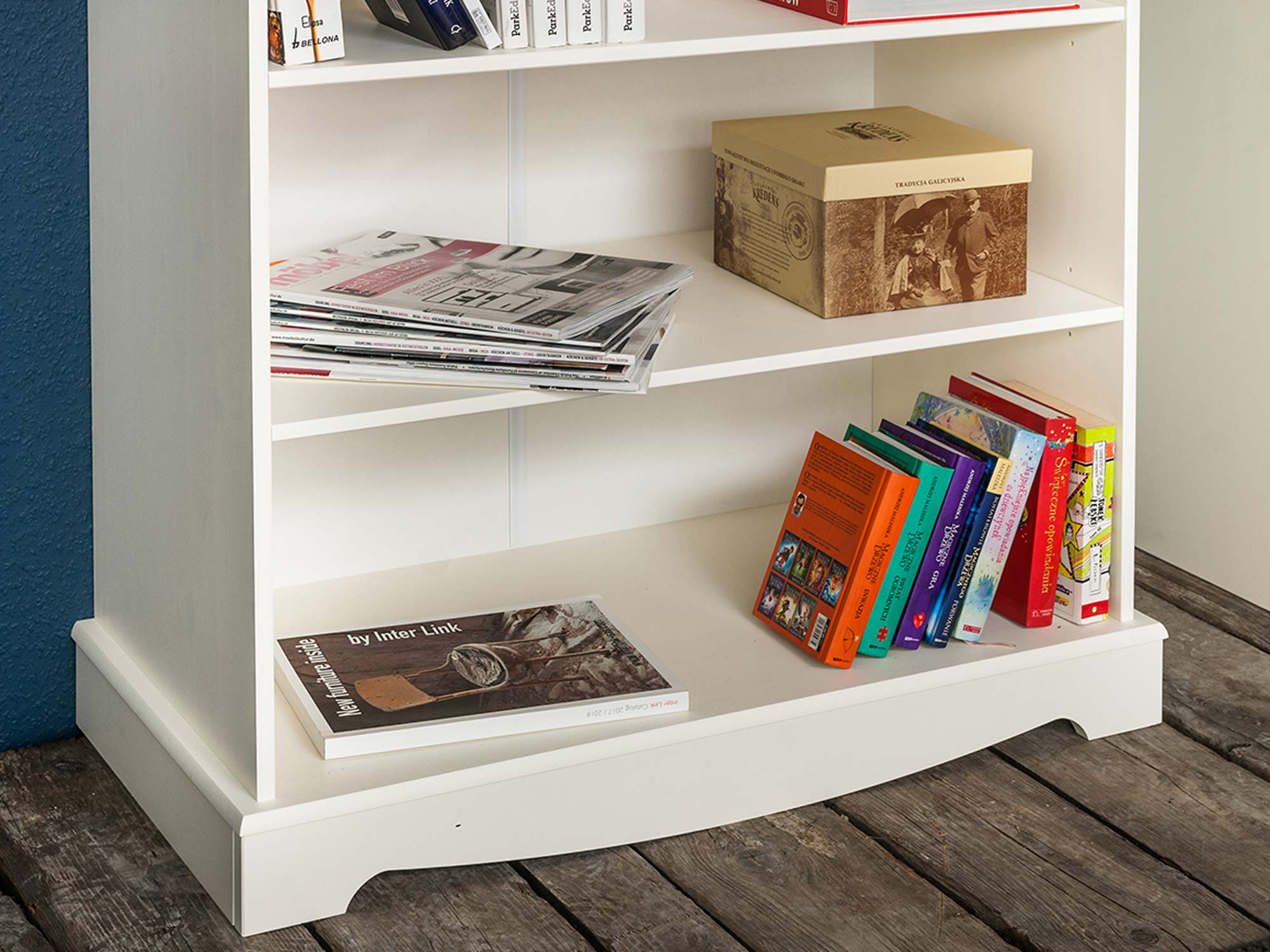Regał biblioteczka na książki zbliżenie INGRID
