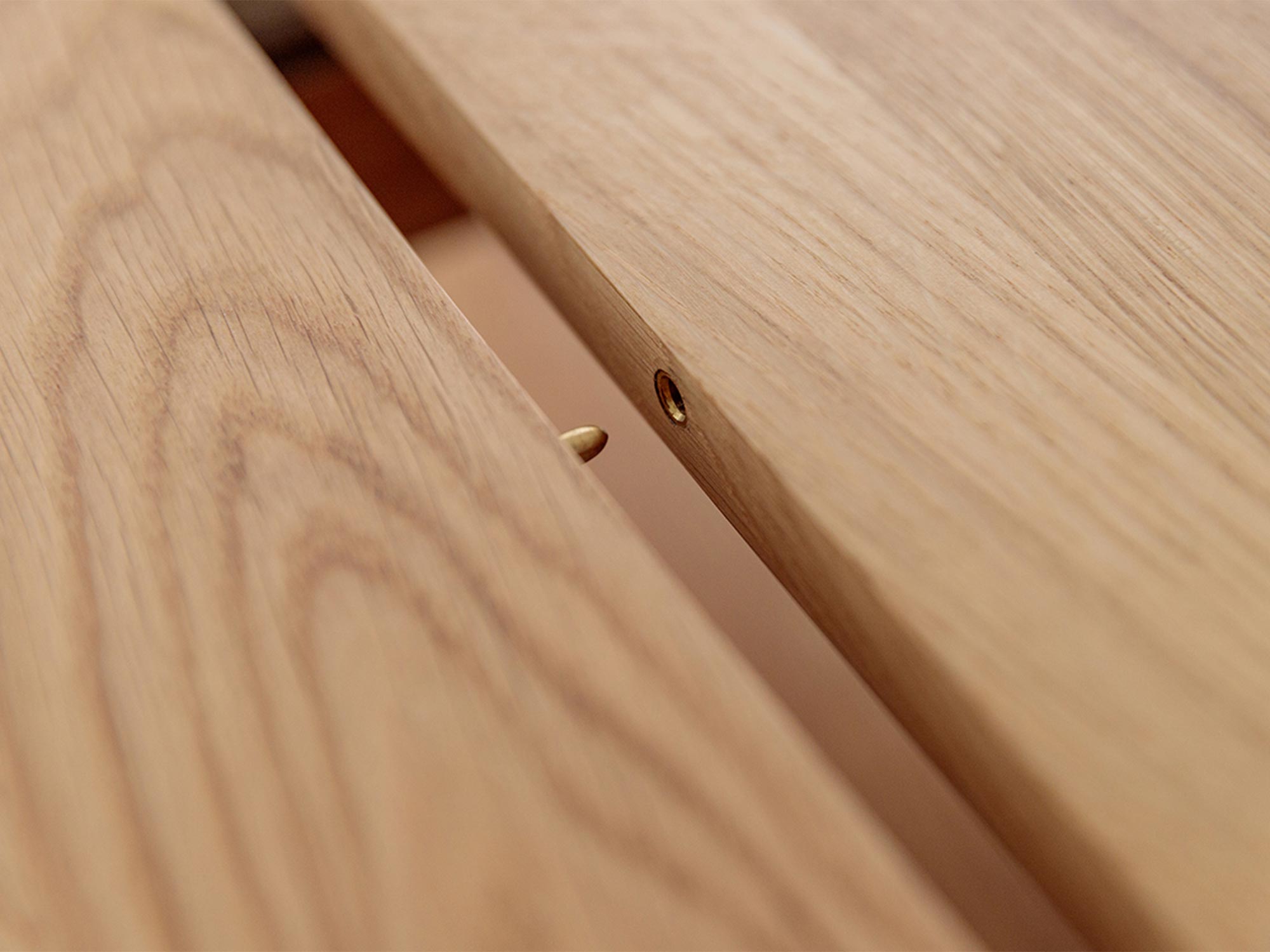 Drewniany stół dębowy z funkcją rozkładania, nowoczesny design