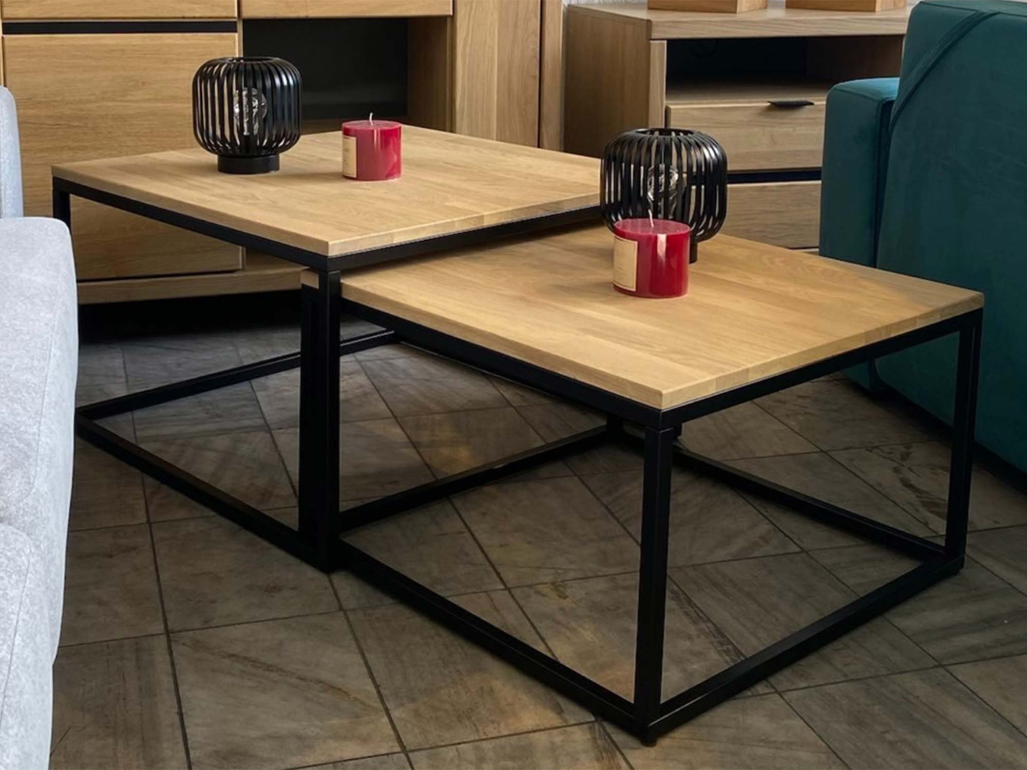 Stoliki kawowe dębowe loft w aranżacji salonu z meblami